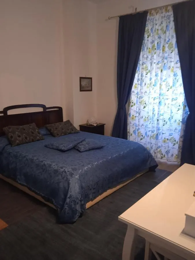 Well Come - Piazza Plebiscito Naples Guest house